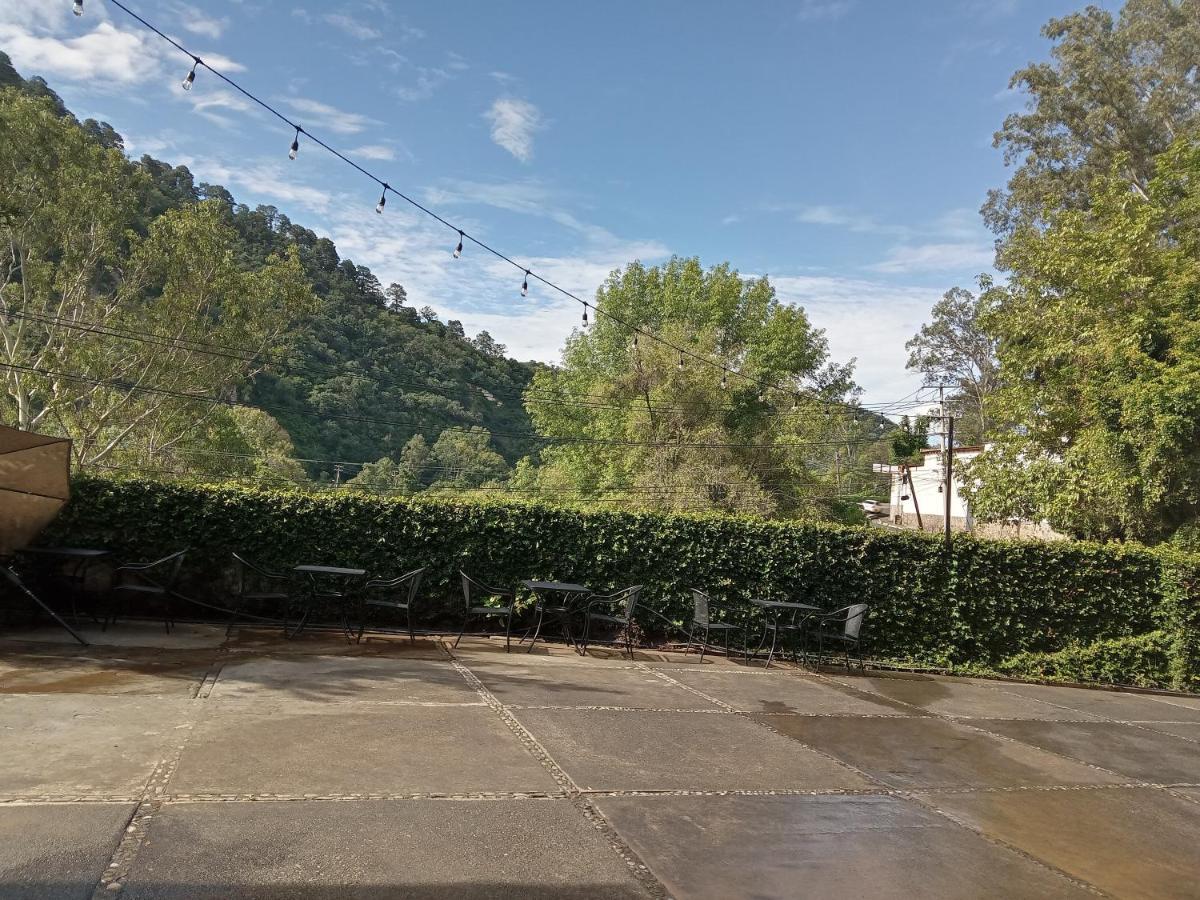 Meson De Valle Hotel バジェ・デ・ブラボ エクステリア 写真